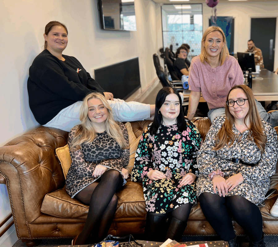 girls thumb girls thumb